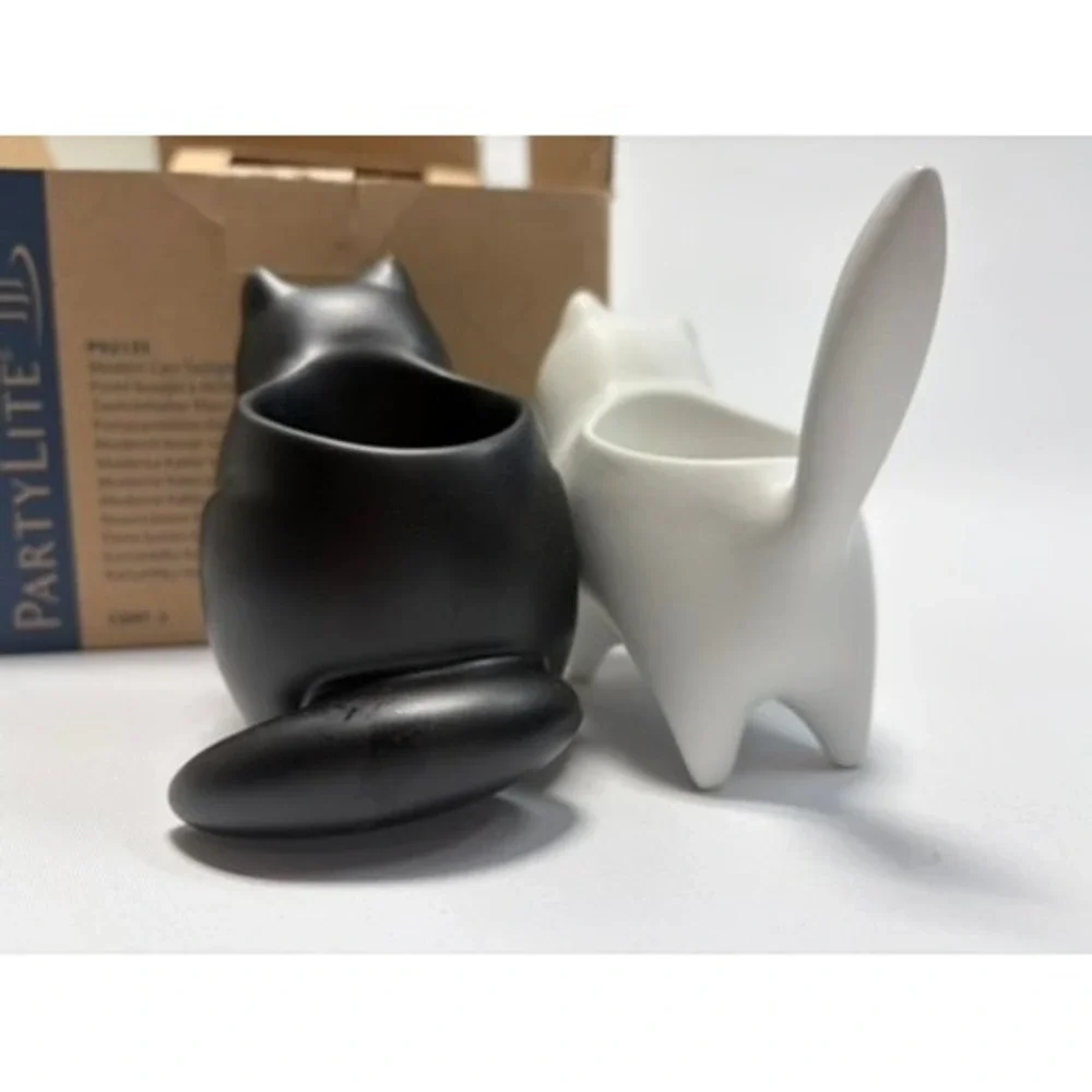 PartyLite‎ Modern Cat Tealight Holders Set of 2 Black White Ceramic w Box - Picture 4 of 14